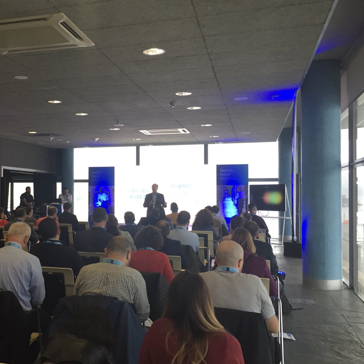 CarlaLucadeTena's tweet photo. #CiscoSpanishForum #Coruña Jesus Mansilla da la bienvenida. https://t.co/e2sjWEOAVb