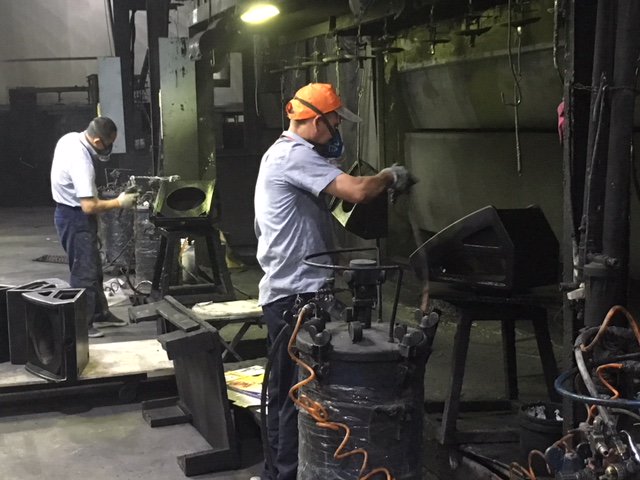 ProAVLCentral's tweet photo. Our own Sue Gould was shown around the
@Soundking_1988 factory in #Ningbo, #China by Patrick Almond recently. #Studiomaster @CadacSound 🇨🇳🔊👩🏭🏭 https://t.co/HOlKg6TUyQ