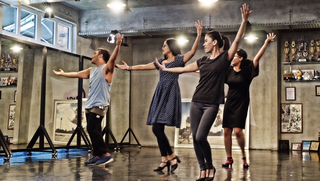 JakartaPAC's tweet photo. #CountDown17 17 days to JPAC'S DREAMGIRLS! I'm excited, we're excited, are you? Hope you do! Because our cast and crew can't wait to meet you! https://t.co/FGSh1W7pgx