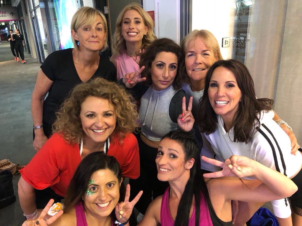 NickiPetitt's tweet photo. The best workouts followed by the BIGGEST SMILES @BeFitLondon! Big thanks to our beaut @loosewomen team @nadiasawalha @StaceySolomon bouncing with us @ReboundUK &amp; @sara_kayat @SamRiderUK sweating it out Athletica style @F45Kingston #befitlondon https://t.co/JbLaNToo0b