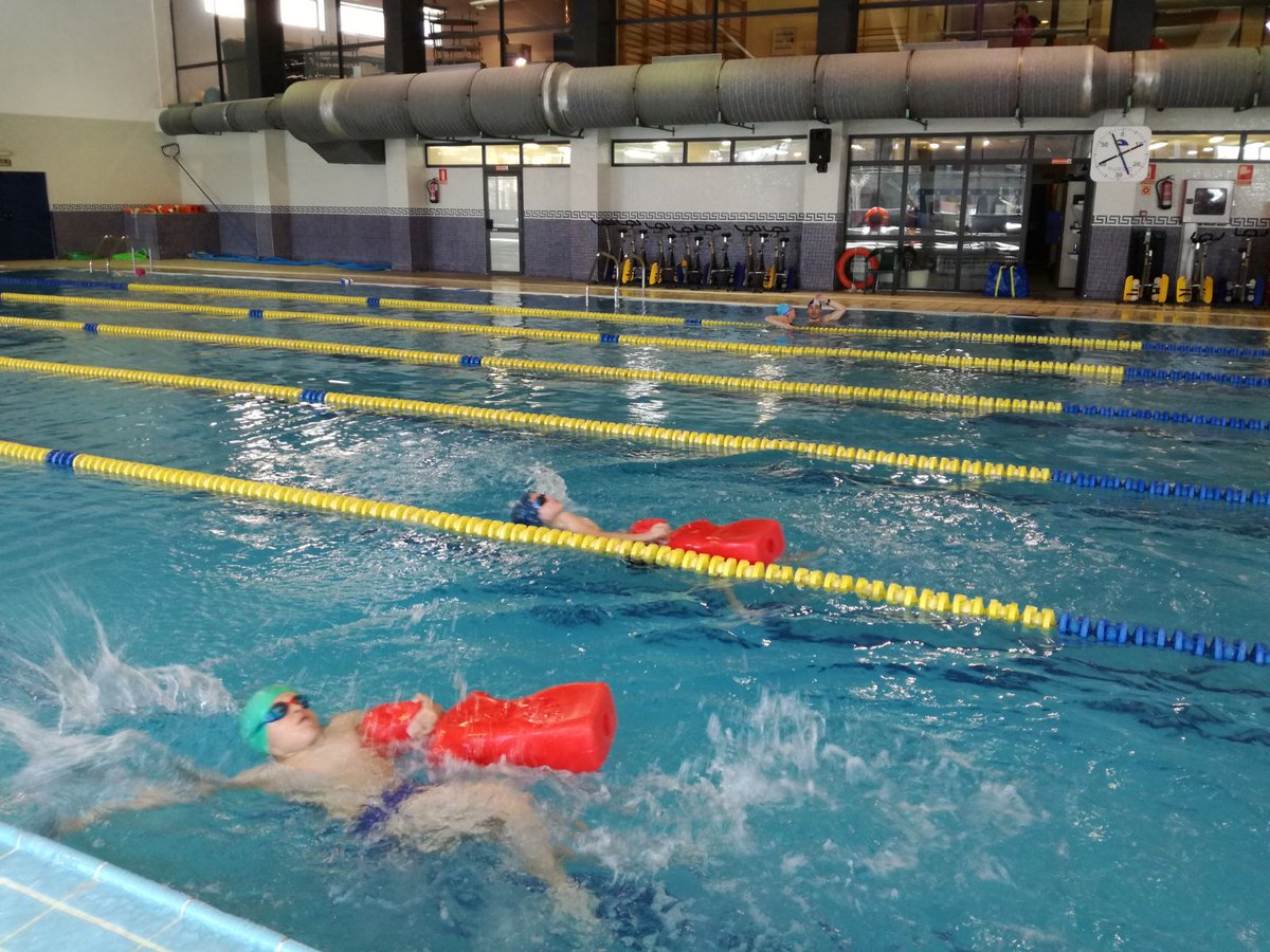 Los alumnos del <a href="/cfuentedelrey/">CEIP Fuente del Rey</a> están acabando las competiciones de juegos escolares. Damos la enhorabuena a Julia LLorente por quedar 1ª en la categoría individual prebenjamín del VI Torneo de Gimnasia de #Soria y al equipo de Salvamento y Socorrismo del colegio.