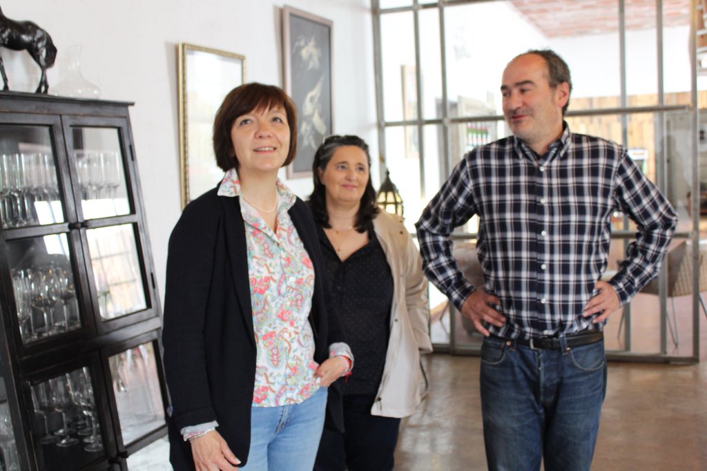 rosamelchorq's tweet photo. Visitando Bodegas Alort. Apoyando la iniciativa empresarial de nuestros vecinos. #EsAlcázar https://t.co/sPKrR2cRVp