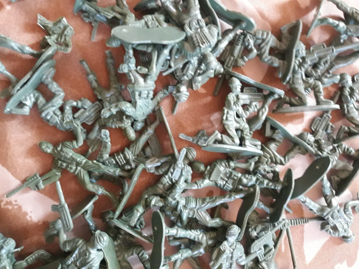 REMuseum_Snob's tweet photo. All set ready for monthly  #MiniMuseumExplorers. We are looking at historic #hat's &amp; #uniform. We are even on the hunt for these little #soldiers can you spot them on the play tank #EYFS #Under5 #Kent #Museums @Proud_Sappers @kidsinmuseums 🐾 https://t.co/OuuHzPwcDj