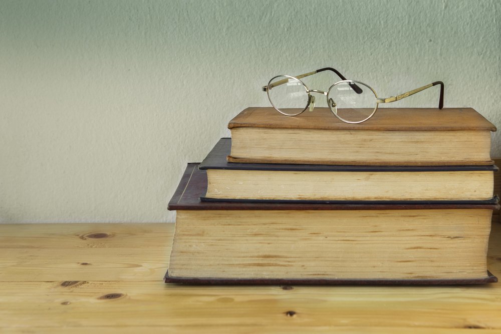 ¿Conoces cuál fue el origen de los #DerechosdeAutor? Te lo contamos en el #blog de #CEDRO: ow.ly/TNNp30jSTgz ll #PropiedadIntelectual #SectorEditorial