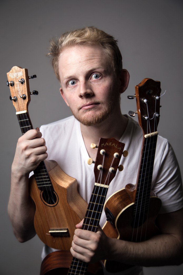 Biz_Lounge's tweet photo. . @martinmyers chats with comedian @TakeYourPhil ahead of his one-man show, #ThePhilSpectrum at @TheMashTunCT! https://t.co/L4WZLaCeR9 https://t.co/Vcc0TSQy9w