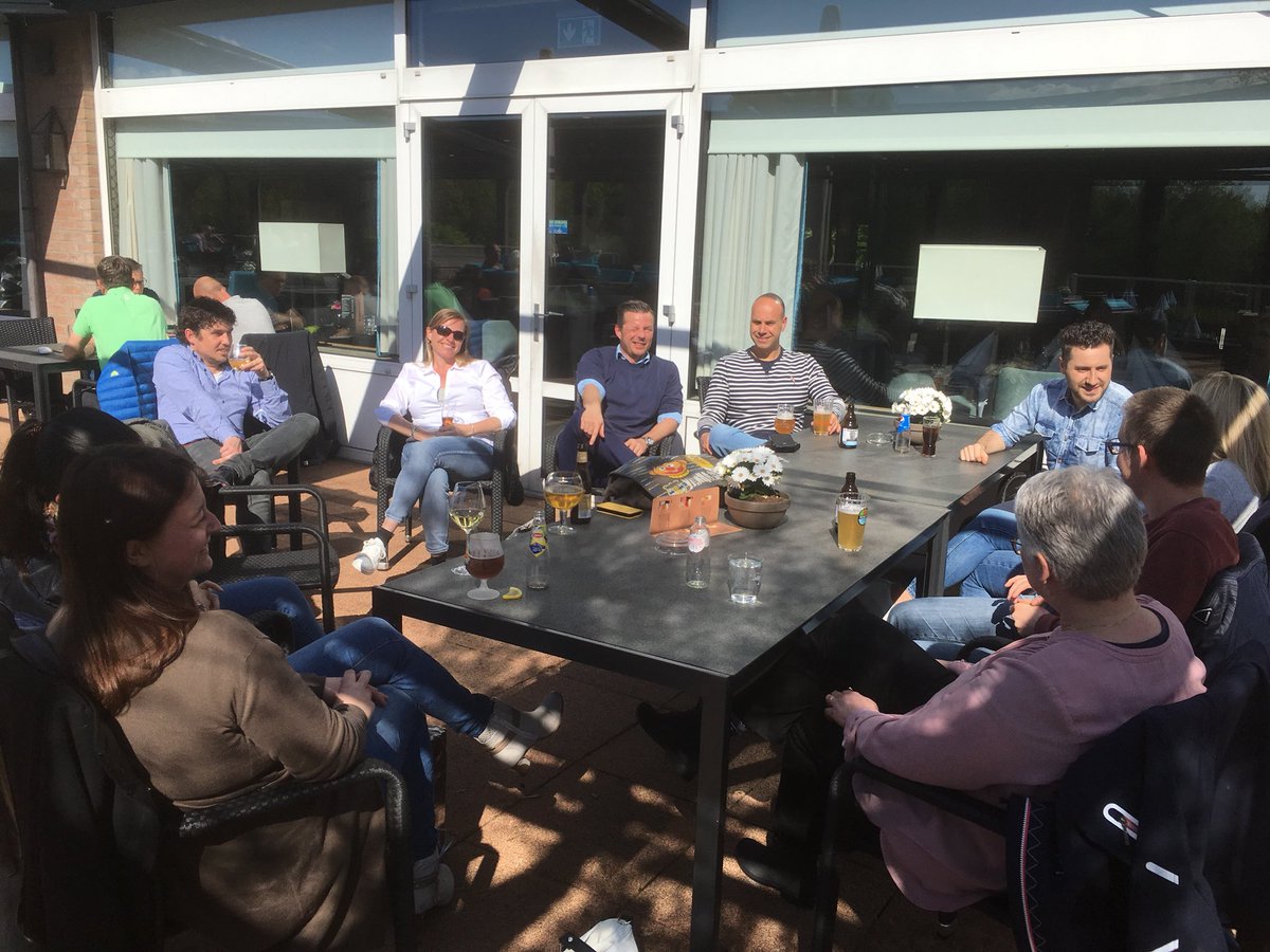 Afgelopen donderdag🌞🍻#ThrowbackTuesday #tweedekwartaal #verhoeveadvies #sunny #celebration #drinks