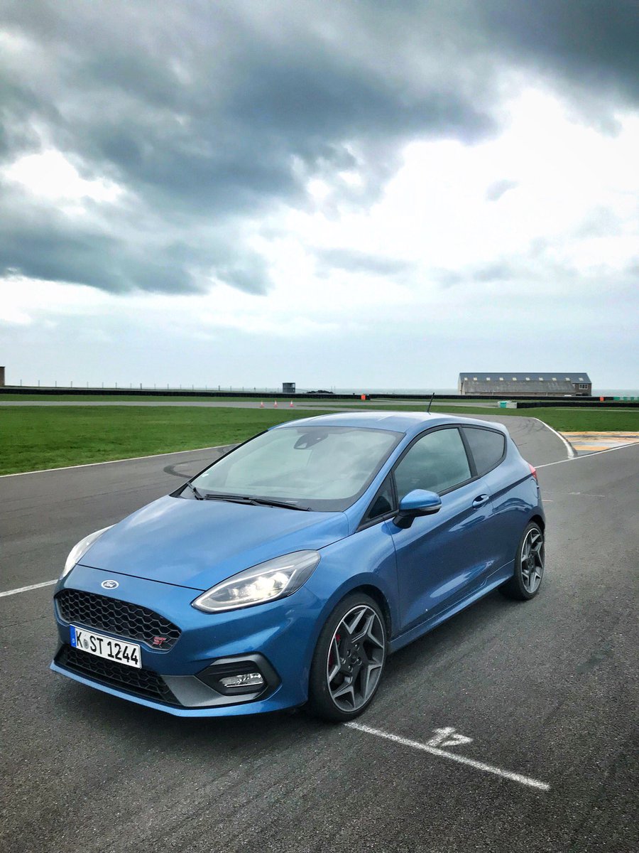 tomwookieford's tweet image. Went out to play in the new Ford Fiesta ST. Just under 200bhp from a 1.5-litre three-cylinder turbo. 
When you need a track to really let modern performance cars get going, this little gem is a breath of fresh air. 
#ford #fiestast #tinyterror