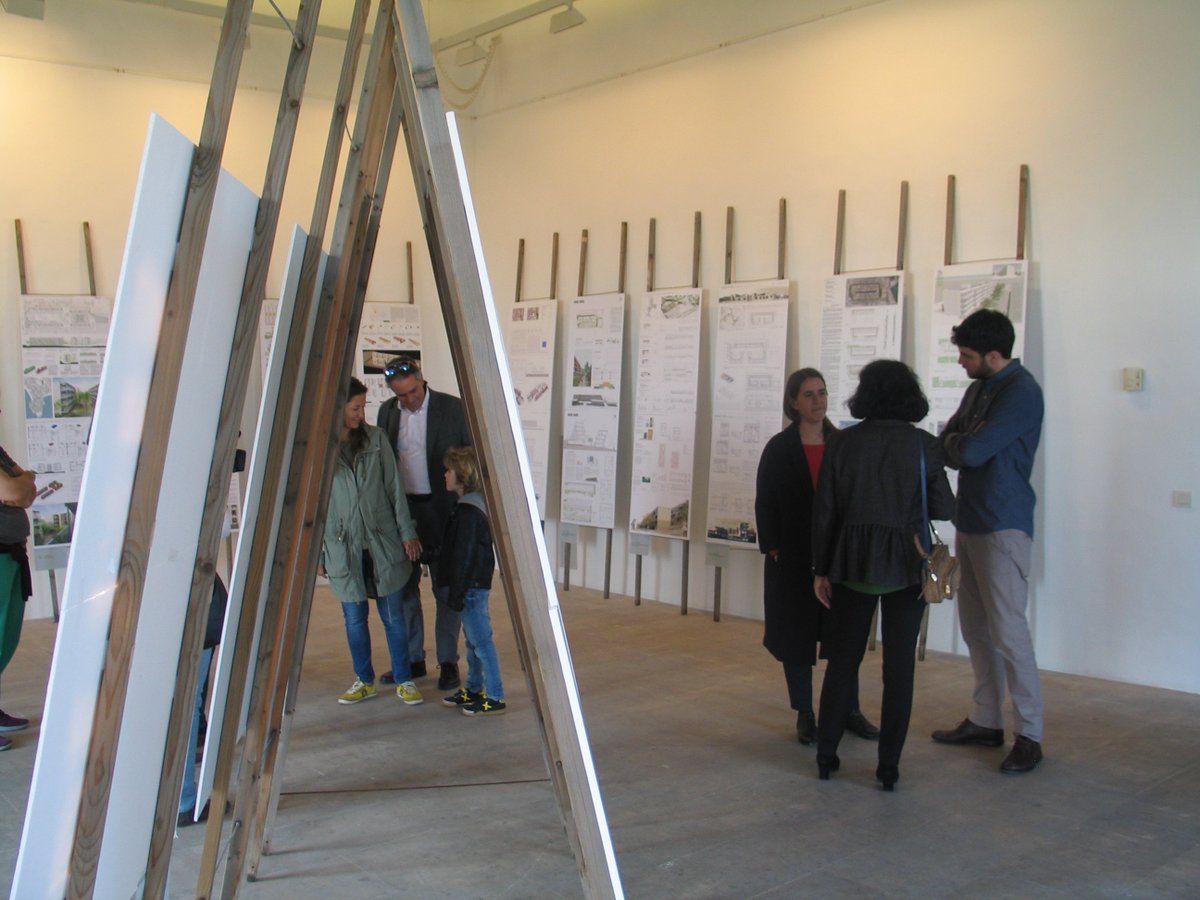 Ahir vàrem inaugurar l’expo del concurs d’idees per a la construcció d’habitatges de protecció pública de <a href="/_Calvia/">Ajuntament de Calvià - Ayuntamiento de Calvià</a>.
Varen intervenir <a href="/marcpons73/">Marc Pons</a>, <a href="/AlfonsoCalvia/">Alfonso Rodríguez</a> i <a href="/LlocArquitectes/">LLOC arquitectes</a>
Podeu passar fins dia 25 de maig!