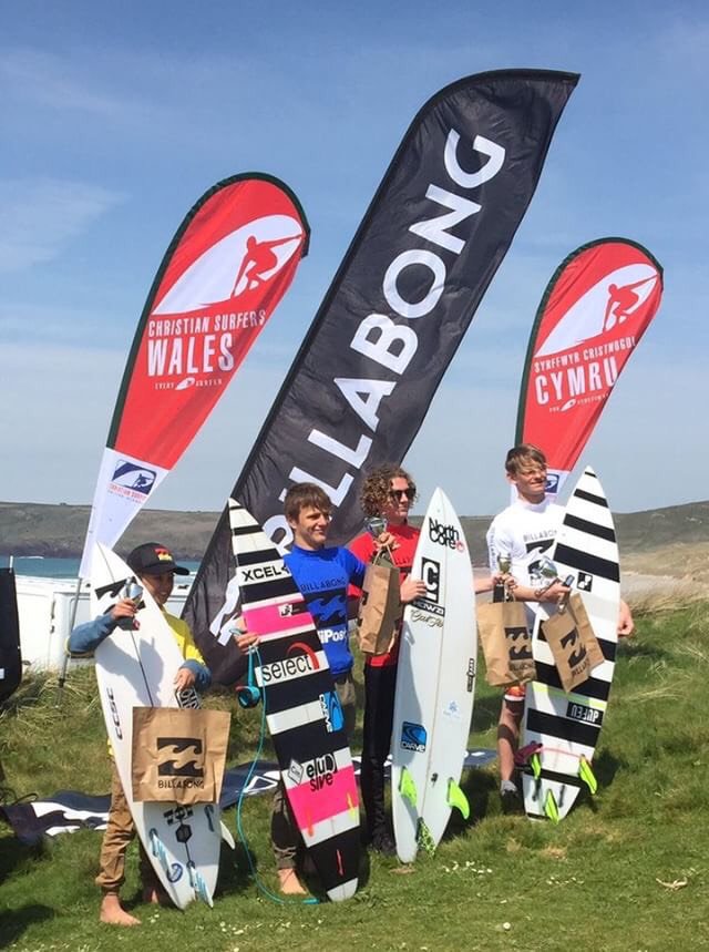 A great weekend for Team Rider Jo Morris... 2nd in the u18 Welsh Nationals. Jo also reached the semi final of the mens open! Thank you David Pearce for the shots. 

<a href="/WelshSurfingFed/">Welsh Surfing Federation</a> #Surfing #Surfer #BornFromTheElements