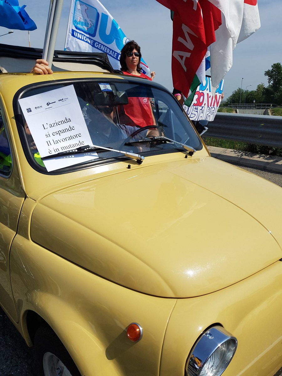 CgilBologna's tweet photo. #Sciopero #handling a #Bologna manifestazione insieme ai lavoratori #Ghservice #logistica https://t.co/25ojSs4Tfa