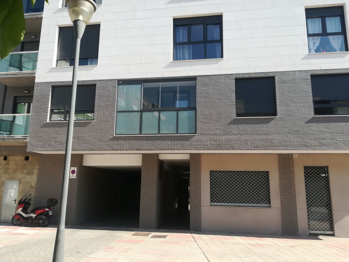 Levidrio's tweet photo. [Proyecto] Cerramiento con cortinas de vidrio #Extendglass modelo SF25 en terraza de domicilio particular de #leonesp. 

#AmpliamosTuEspacioVital https://t.co/DABWWAchSI