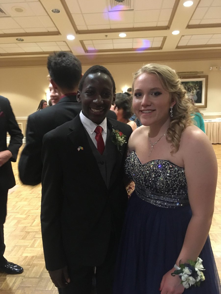 YESAlumniSN's tweet photo. This year again our currently on program students did not miss to experience prom as you can see in their beautiful pictures below! #YESalumni sure can relate?!#Prom2018
#YESExperience #KLYES #ExchangeOurWorld https://t.co/gC9tnsFrS4