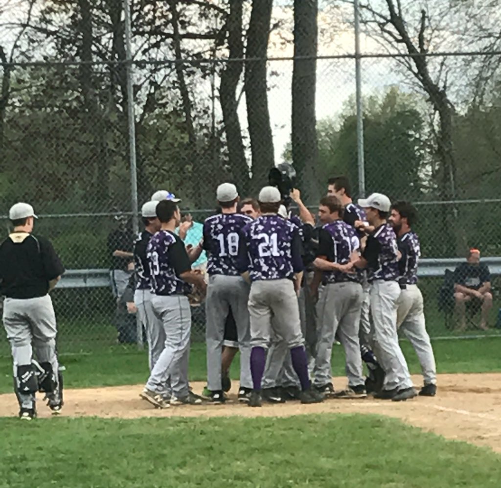 Knights win wild one 6-5 in 9 innings over Locks.