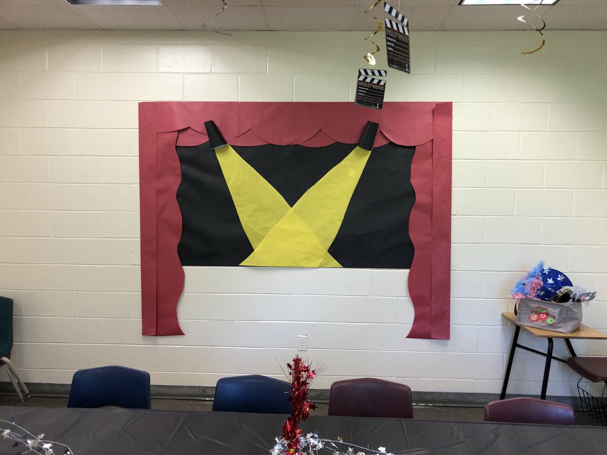 Super cute teacher lunchroom area complete with selfie station! Every teacher who tweets their lunchtime photo to #awesomeACES gets an extra raffle ticket for fabulous prizes! <a href="/ReasonerCynthia/">Cynthia Reasoner, Ed.D.</a>