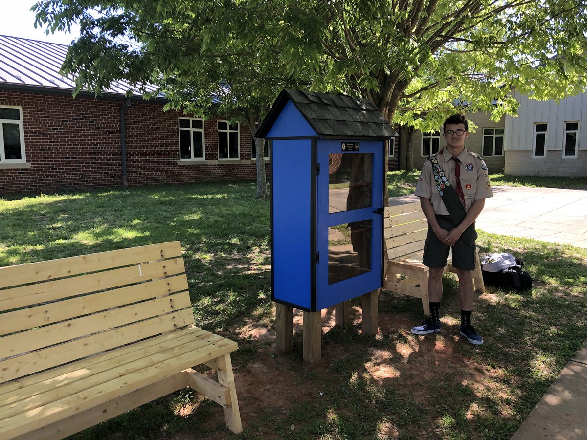 Thank you Jimmy Garza, sophomore at ACHS, for building a Take One, Leave One Book library and benches for our playground. Wonderful #EagleScout project! #reading #recess <a href="/ReasonerCynthia/">Cynthia Reasoner, Ed.D.</a>