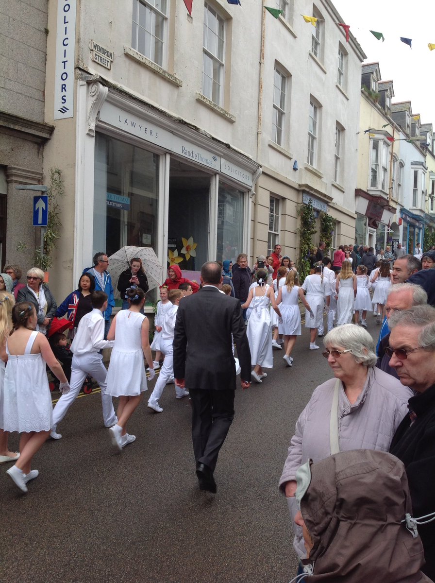 HitsCornwall's tweet photo. Wow , look at this atmosphere @HelstonFloraDay #FloraDay18 #Cornwall https://t.co/D2deuqxpUx