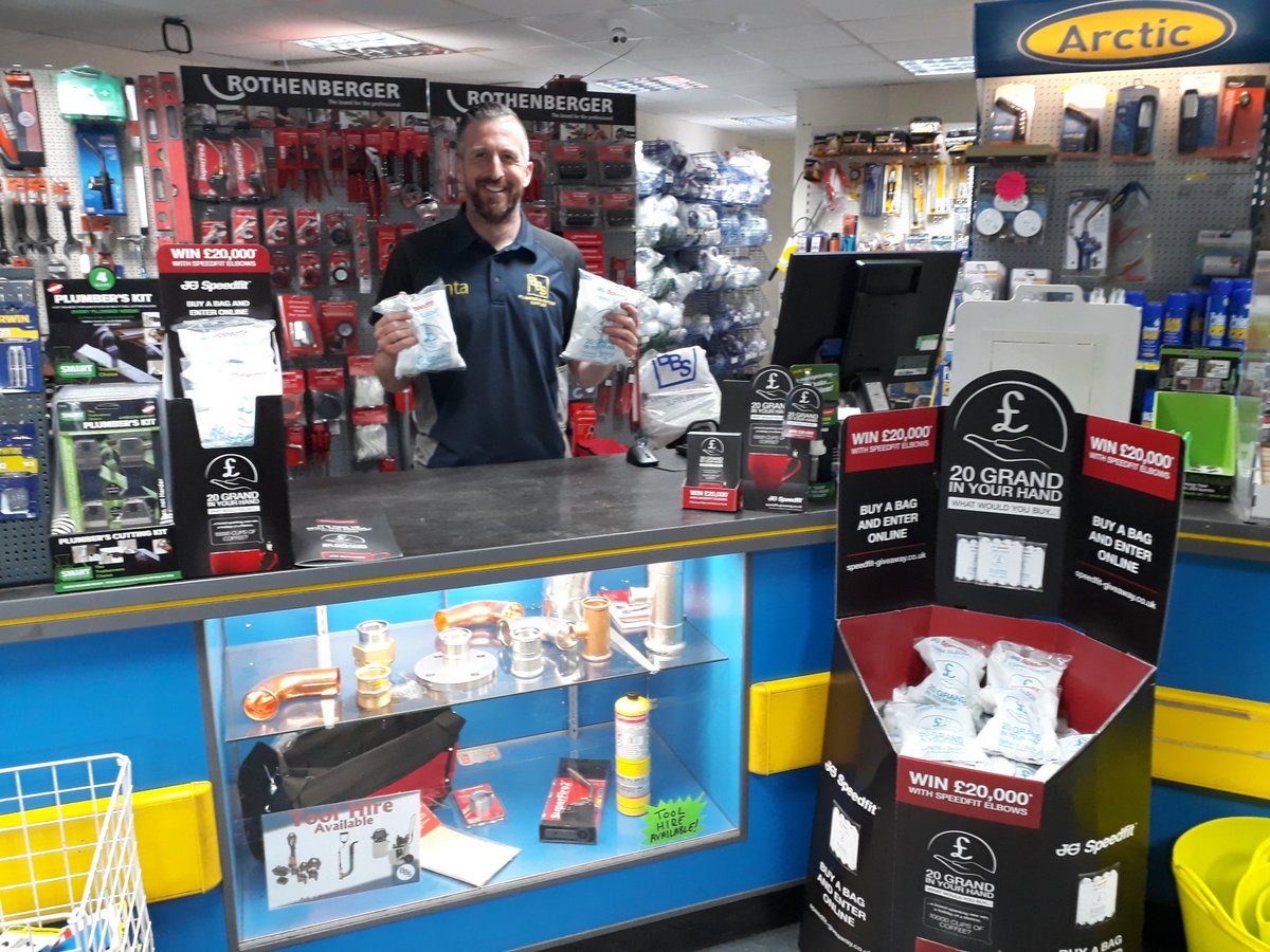 MattSmithRWC's tweet photo. Pick up promo bags of @JGSpeedfit 15mm Elbows from @BBSBristol (Barton Hill) for a chance to win £20k. Tech bundles up to £1k also up for grabs each Month. Ask in branch for more details. #20grandinyourhand #15mmElbows #LayflatPipe #UFH #BBS 👍 https://t.co/qF0UvvckDL