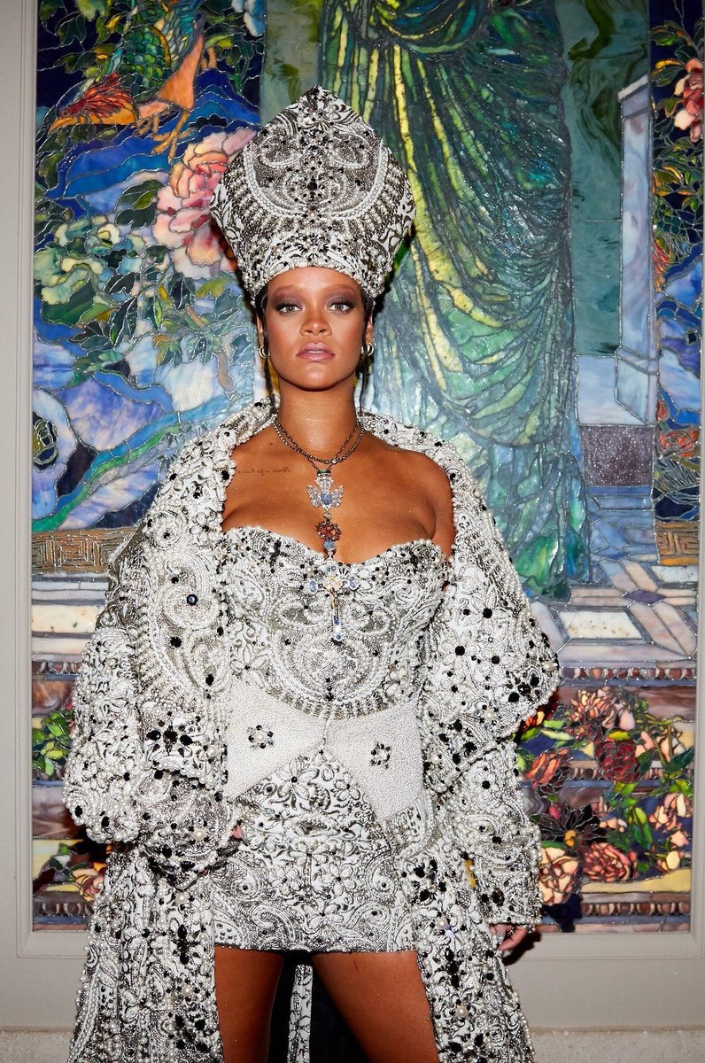 onlythemodels's tweet image. An Icon.