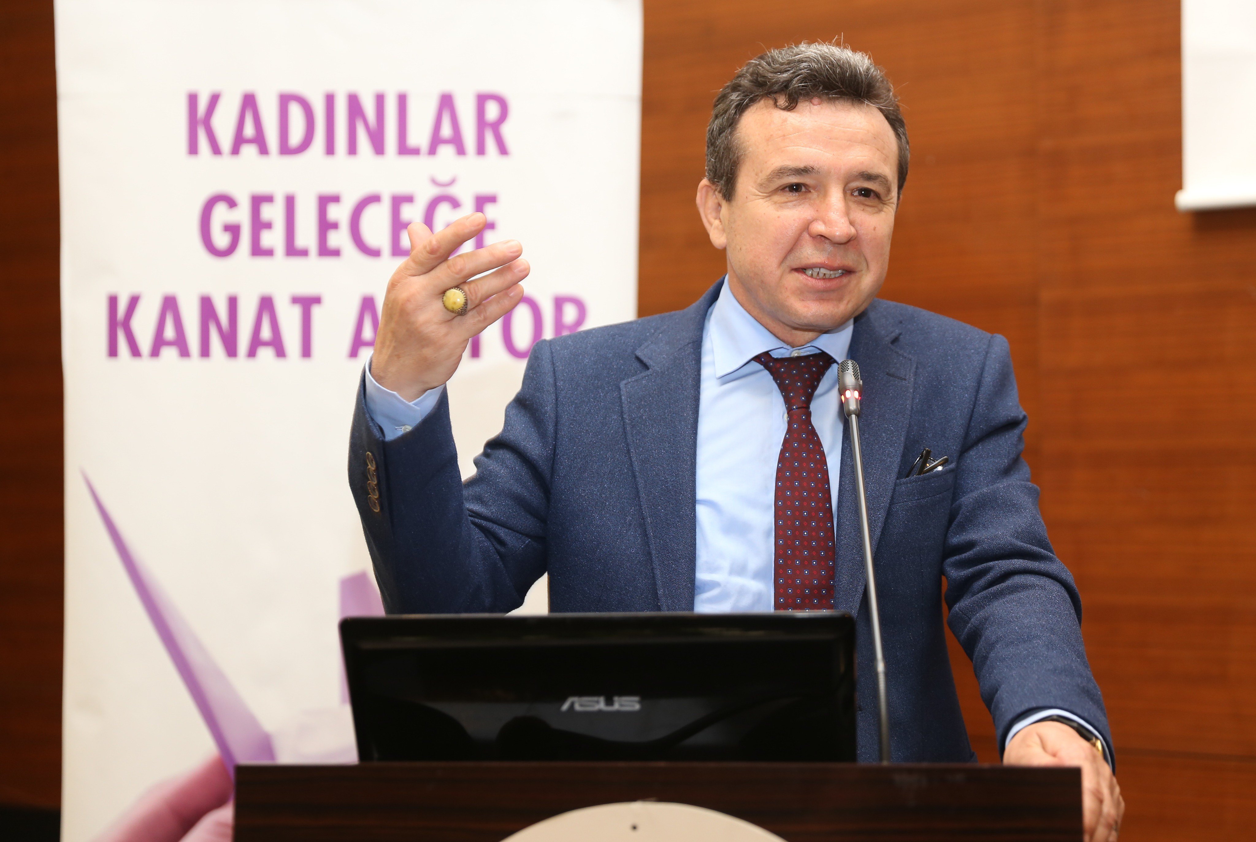 Fikrim Gelecegim No Twitter Fikrim Gelecegim Sertifika Toreni Nde Konusma Yapan Kosgeb Sanliurfa Il Muduru Idris Erkeksoy Kadin Girisimci Adaylarina Yararlanabilecekleri Destekler Hakkinda Detayli Bilgi Verdi Https T Co Ovgrlr1w0u Twitter