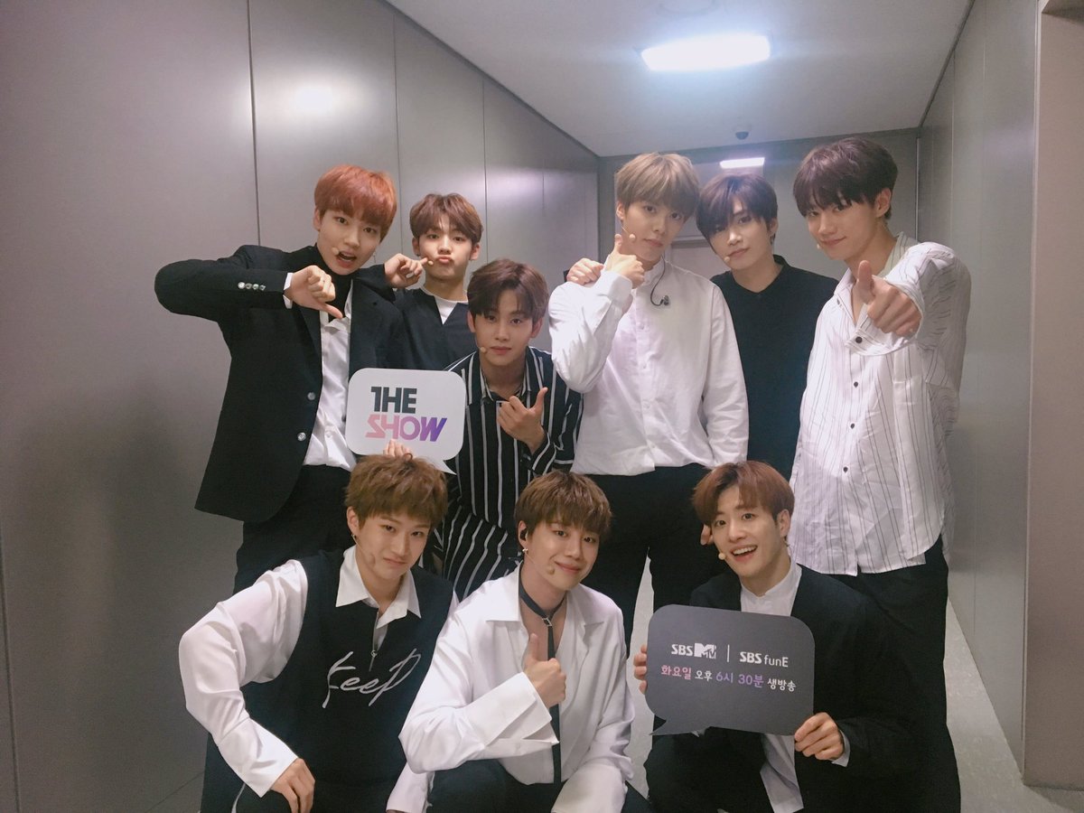 HanSolfamTH's tweet photo. 📌  วันนี้หนุ่มๆ #UNB มีชื่อเข้าชิงที่ 1 ในรายการ THE SHOW  ค่ะ 
✔  แฟนต่างชาติสามารถโหวต
ได้โดยพิมพ์คำว่า "UNB" 
ส่งไปที่  +821119 
✔ เปลี่ยนไทม์โซนด้วยนะคะ (GMT +09:00) 
✔ เริ่มโหวตได้ตั้งแต่เวลา 16.30 (เวลาไทย)
1 เบอร์ โหวตได้ 1 ครั้งนะคะ ✌
#유앤비 #지한솔 #한솔 https://t.co/HzoXXU43B0