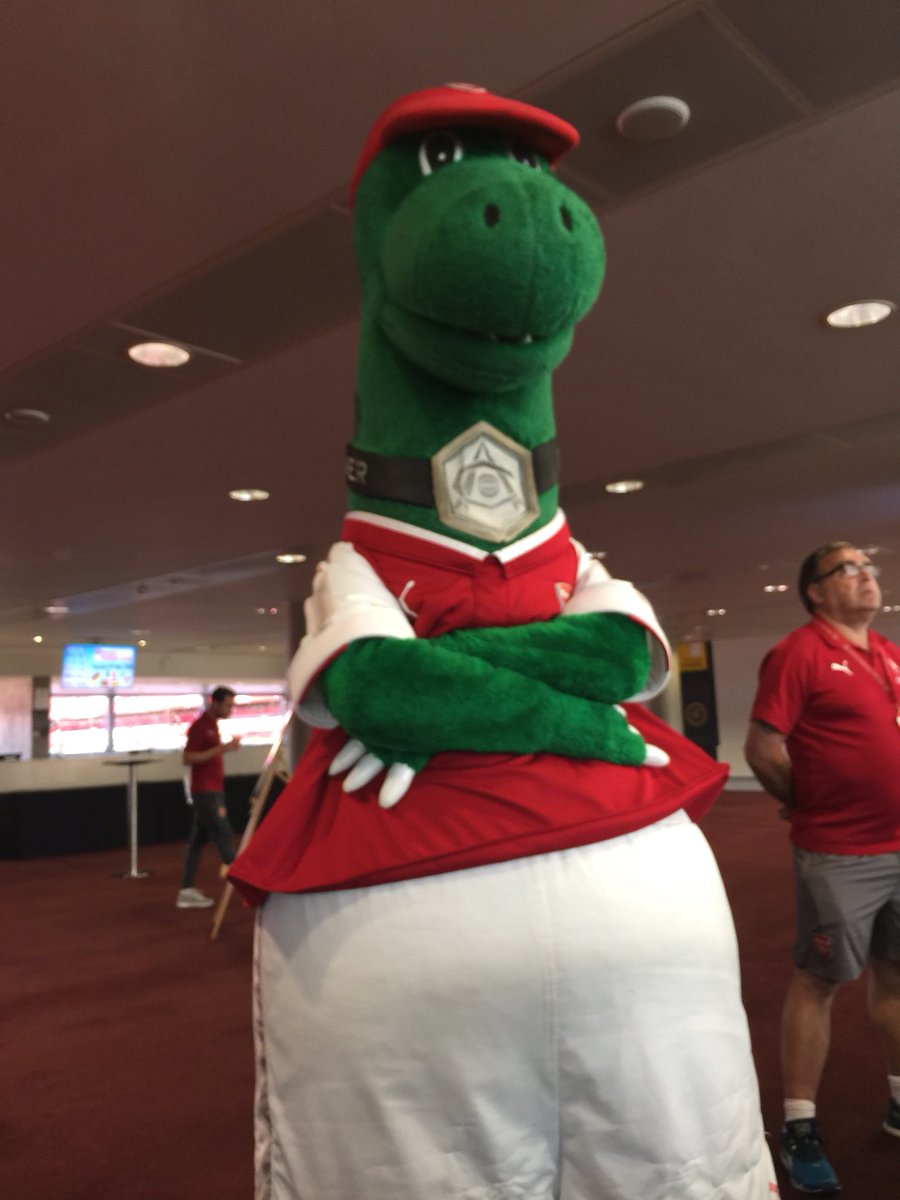 We are celebrating the World Cup Day for Languages at the Emirates with over 100 students <a href="/AFCDoubleClub/">Arsenal Double Club</a>