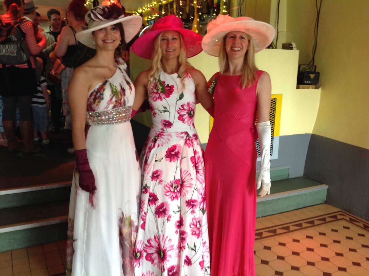 HitsCornwall's tweet photo. The children's dance has finished , its soon time for the midday dance . @HelstonFloraDay #FloraDay2018 https://t.co/T3ZDSJrNBr