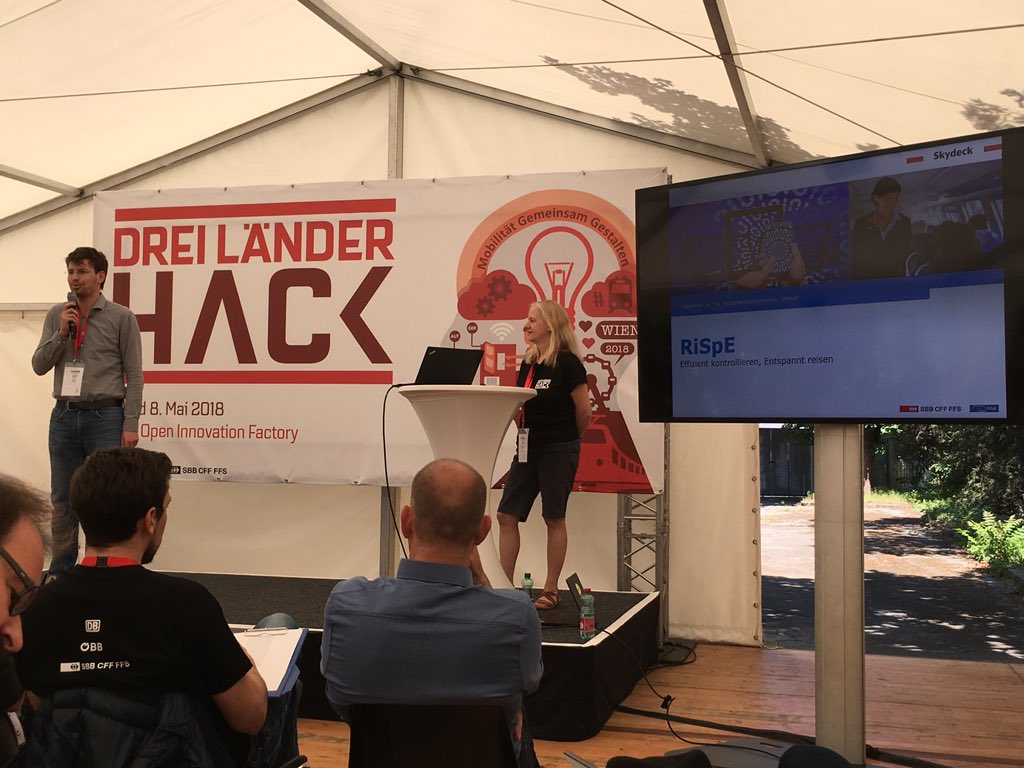 SaxoTom's tweet photo. Team #RiSpE hat eine wunderbare Lösung für die erneute Fahrkartenkontrolle bei Personalwechseln in Reisezügen. Z.B für @SBB_Startup @unsereOEBB und @DB_Bahn #DreiLaenderHack https://t.co/bEyf00FwUz