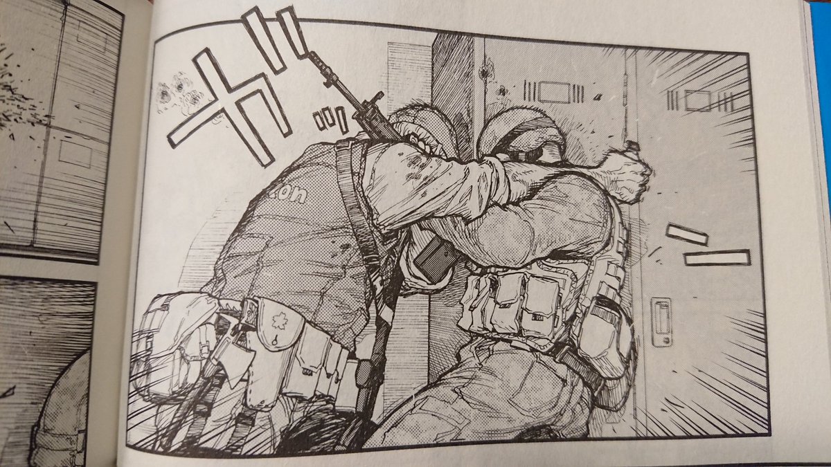 鴉丸 Ar Twitter 亜人最新刊入手 佐藤さんが欲張りで2丁も9mm拳銃持ち歩いてるので集めてるp2 メーカー不明 と間違えてエアコキ買ったp228も一緒に撮影 亜人