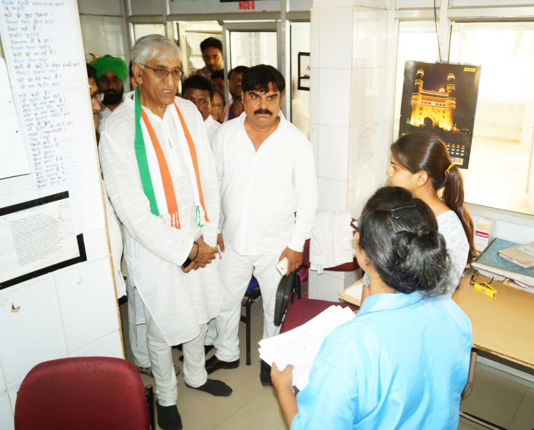 TS_SinghDeo's tweet image. #JanGhoshnaPatra campaign has been strengthened earnestly,with profound deliberations with Medical Workers Assocoation &amp;amp; Nurses Assoc at Maharani Hospital &amp;amp;Anganwadi Workers at Karamchari Bhawan.Happy to see these meetings adeptly representing local concerns!
#आपका_विकास_आपके_हाथ