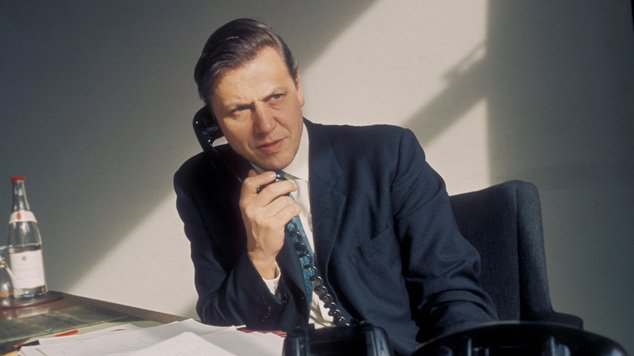 11. David Attenborough has excellent telephone manner. #AttenboroughDay #Attenbirthday