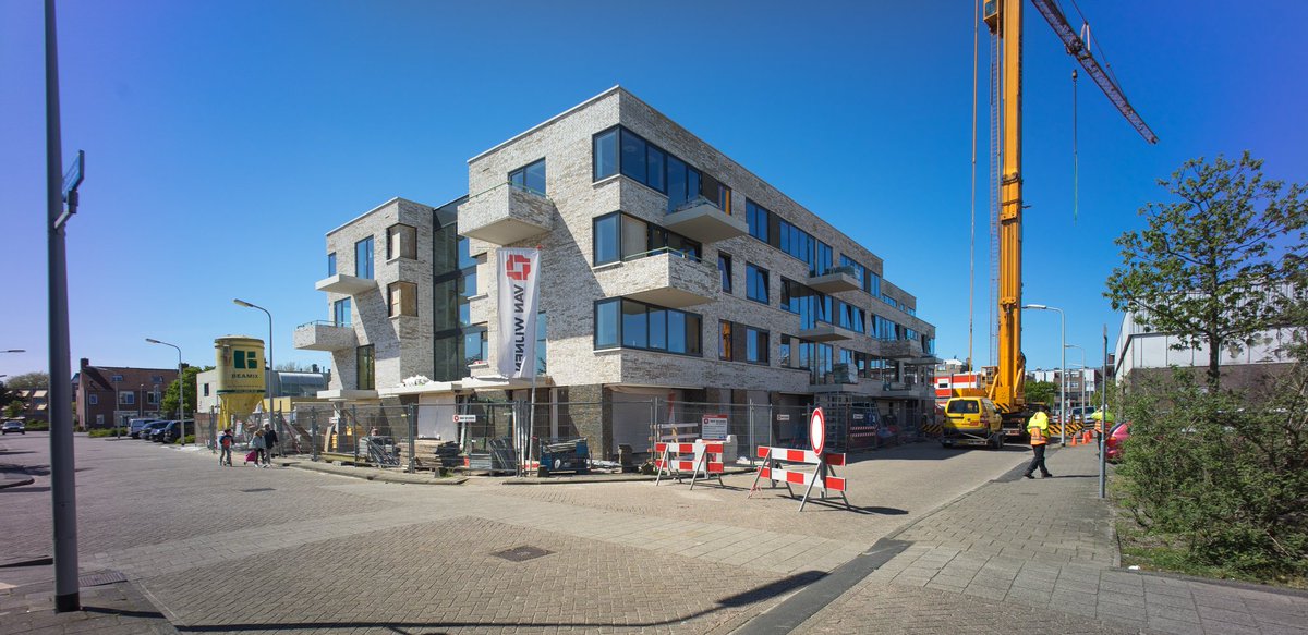 WendyBaars's tweet photo. Wat een prachtige foto's! RT @Wubbenchan: Villa Alba uit de steigers!
Het #project van #ArcadeWonen aan de Van der Horstweg te βs-Gravenzande omvat 26 sociale huur #appartementen.
Aannemer: @VanWijnenGroep https://t.co/uYbgZo503t