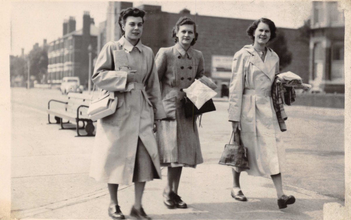 Threadfilament's tweet photo. #Pleasehelp Could anyone please #Identity approx. what year (era) this would be ? #Helptoidentify #ThankYou #fashionstyle #fashion #1930s #1940s ?? https://t.co/Og6TpZYKhB