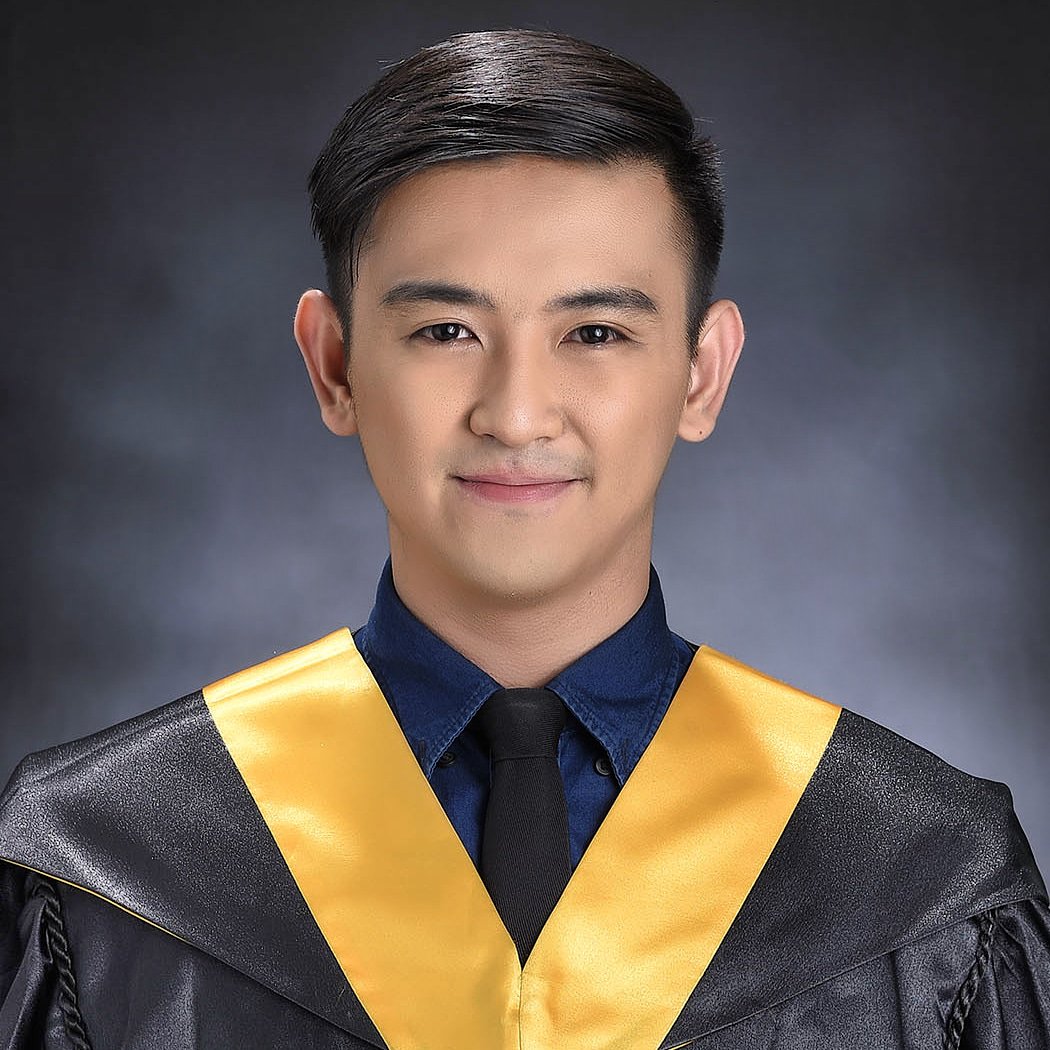 NakagawaraTaiyo's tweet photo. #GraduateNaAko 😂🎓 https://t.co/MlIod8IYAg
