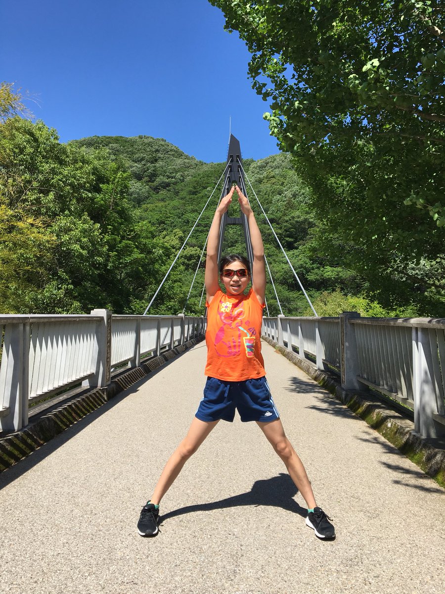 takeda44kz's tweet photo. こちらが #松川湖 でございまーす。
一周4.8kmの遊歩道があって、#水遊び も出来て #散歩に丁度いい のにGW中も空いてましたよ
#体操女子
#体操キッズ
#gymnastics
#y字バランス
#ybalance
#奥野ダム
#伊東観光 https://t.co/Sxm3Kke5p0