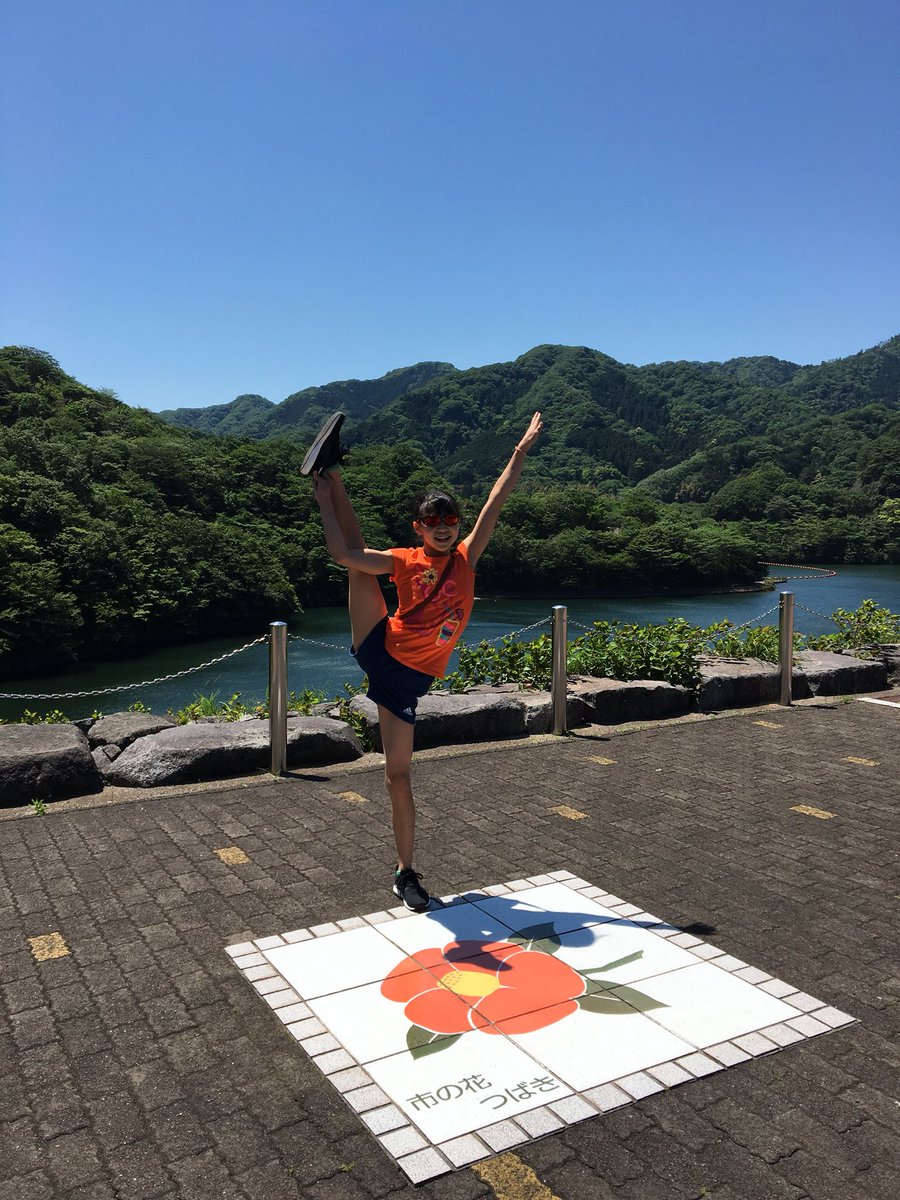 takeda44kz's tweet photo. こちらが #松川湖 でございまーす。
一周4.8kmの遊歩道があって、#水遊び も出来て #散歩に丁度いい のにGW中も空いてましたよ
#体操女子
#体操キッズ
#gymnastics
#y字バランス
#ybalance
#奥野ダム
#伊東観光 https://t.co/Sxm3Kke5p0
