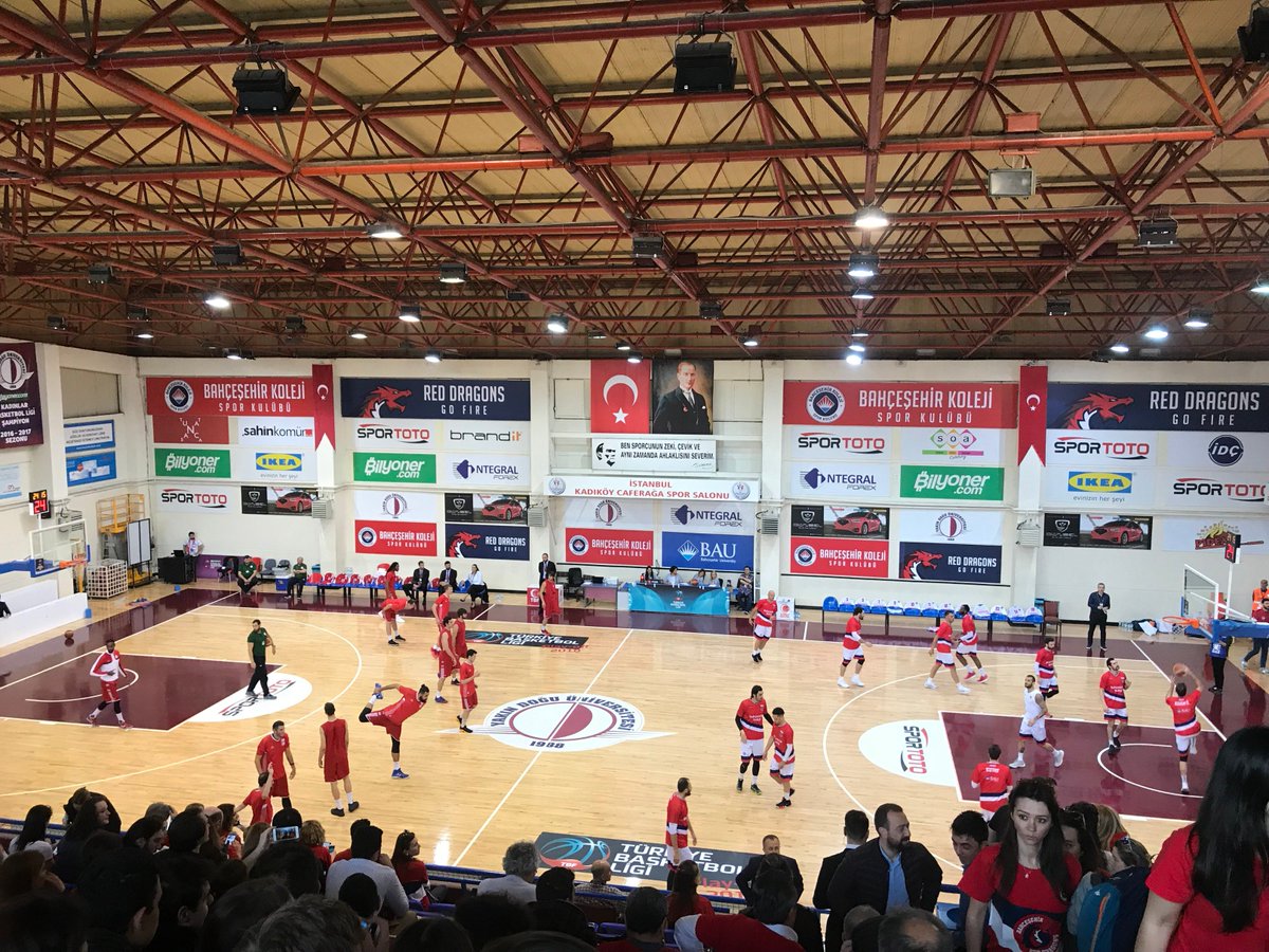 Lookater olarak @KartalKampus 'den koştuk takımımıza desteğe geldik! Ve şimdi yarı finaldeyiz! #GoFire <a href="/BKBasketbol/">Bahçeşehir Koleji Spor Kulübü</a>