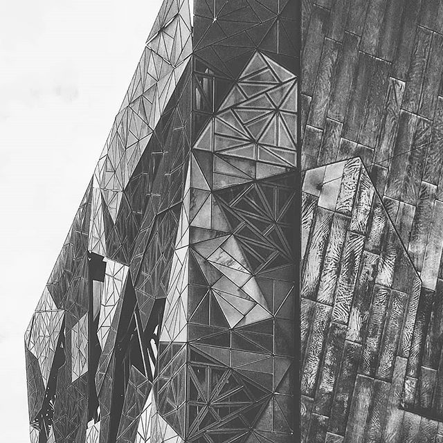 Imeshd's tweet photo. Sometimes distruption a good thing 🇦🇺
.
.
.
.
.
.
.
.
#photooftheday #picoftheday #instagood #instadaily #igers #blackandwhite #bnw #building #shapes #melbourne #southaustralia #australia #thoughts #travelgram #travel #structure #perspective #urban #… https://t.co/wujOkXNfuL https://t.co/gdVF7mqJq8