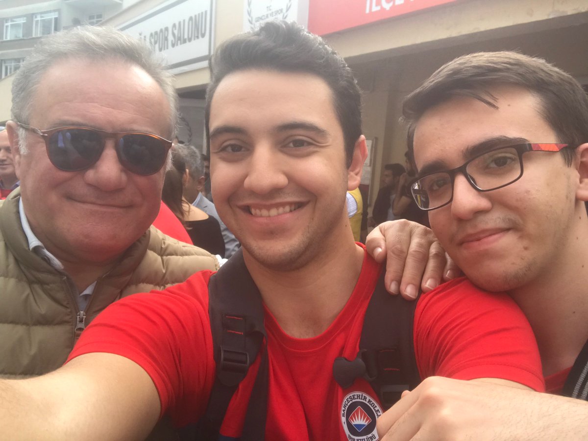 lookaternet's tweet photo. Lookater olarak @KartalKampus 'den koştuk takımımıza desteğe geldik! Ve şimdi yarı finaldeyiz! #GoFire @BKBasketbol https://t.co/SYxCTD5Y23
