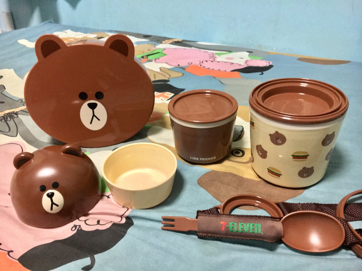 ordimantw's tweet image. รีวิวของใหม่ 7-11 | ชุดใส่อาหาร 3 ชั้น LINE Friends มี 3 ลายให้เลือก บราวน์ | โคนี่ | แซลลี่ เป็นถ้วยใส่อาหาร 3 ถ้วย พร้อมช้อน+ส้อม และ สายคล้องให้ติดกัน 
---
ตามโปรจะเริ่มวันที่ 10 พ.ค.นี้ แต่บางสาขาก็ขายแล้ว เพราะของมาแล้ว ใช้โปรคนรักเส้นนะ ซื้อเส้นครบ 50 บาท แลกซื้อ 109 บาท