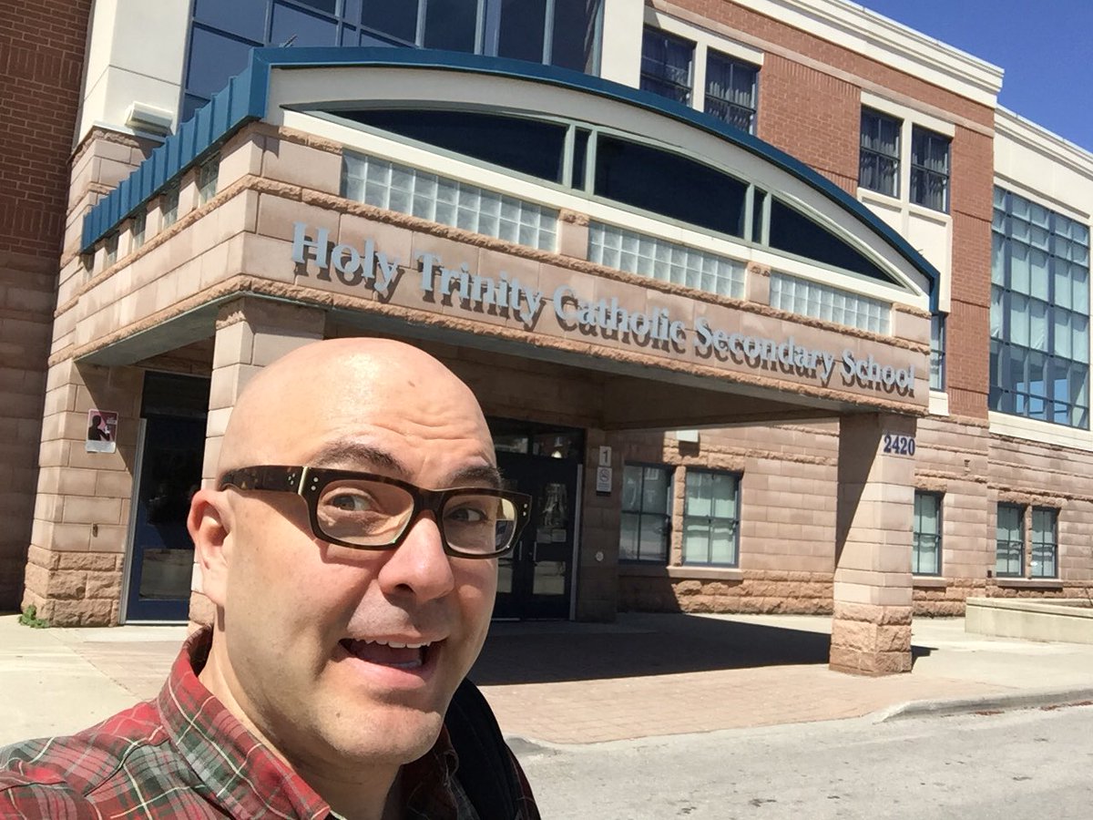 Show #330 with <a href="/MeridianCU/">Meridian CU</a> <a href="/OntarioCofC/">Ontario Chamber</a> <a href="/ONeducation/">Education Ontario</a> at Holy trinity in Oakville - AMAZING CROWD of HS seniors!