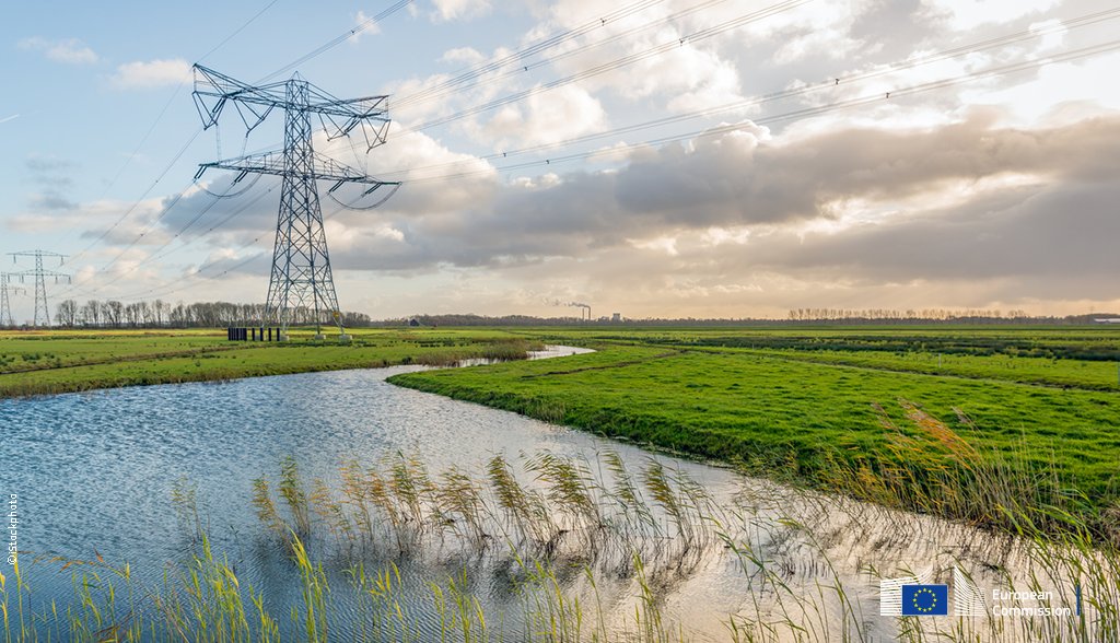 EU_ENV's tweet photo. Renewable energy projects can work with nature, and not against it –new @EUCommission guidelines explain how, as part of the EU Action plan for nature, people &amp; the economy. Read more about what this means for energy transmission infrastructure projects➡️https://t.co/Xji3oxb7rw https://t.co/bTxk1J1cik