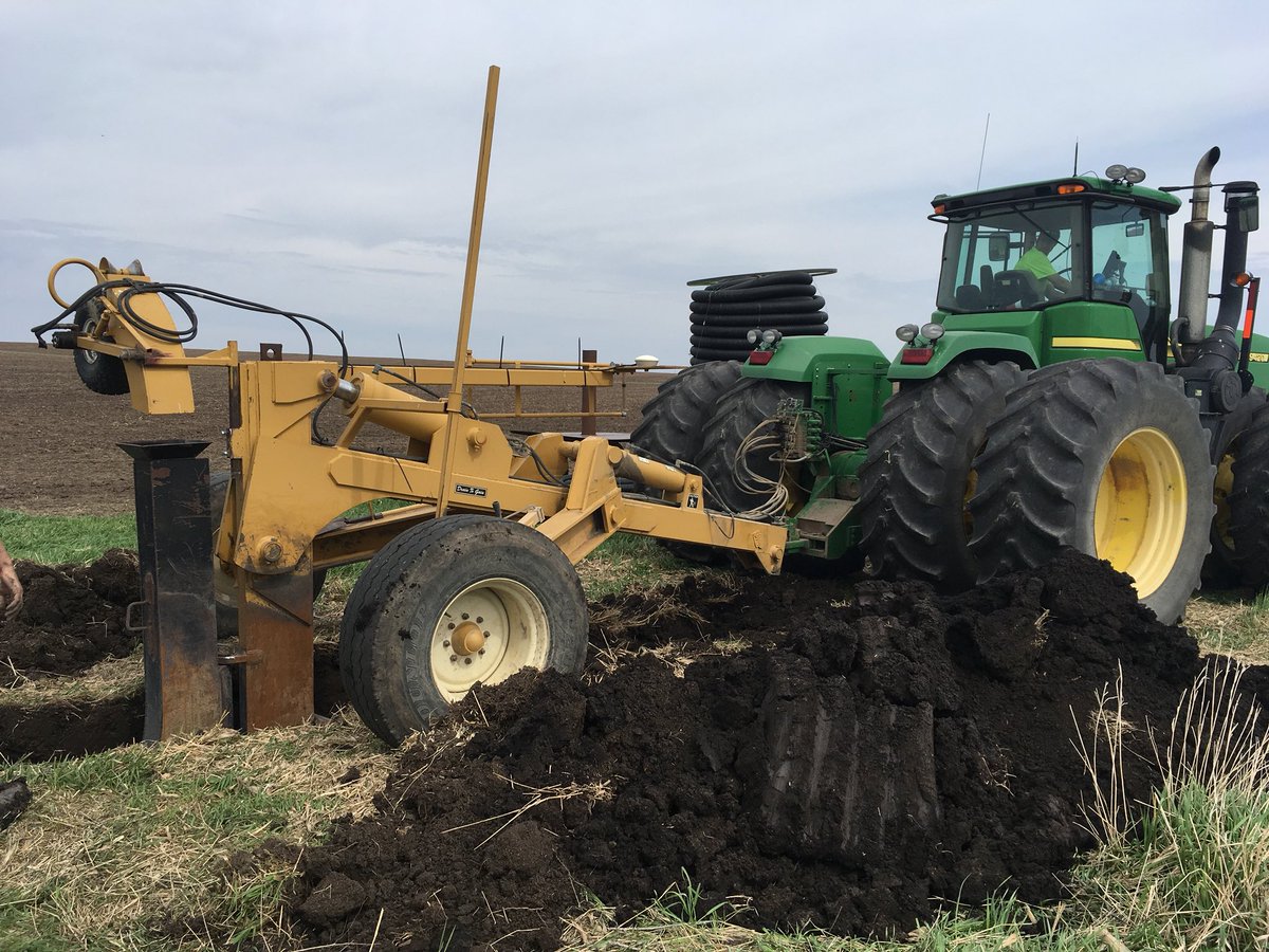 Saturated buffer installation day in the middle cedar. This one will also have a trench of poplar/willows for extra carbon.