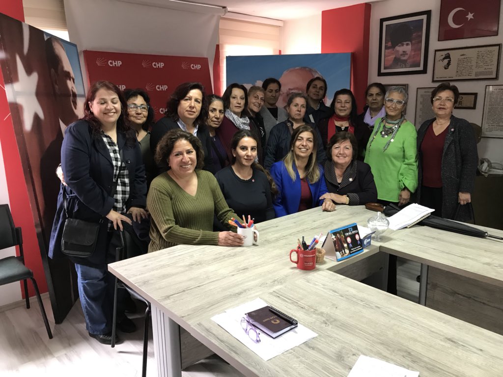 Partimize yeni katılan Dilek Memur’u kutluyoruz.Akabinde bizimle çalışmalara katılarak,taşın altına elini sokmakta ne kadar kararlı olduğunu gösterdi.Çünkü bu seçim ülkemizin belki de son şansı,kendisine başarılar diliyoruz,teşekkür ederiz Dilek.