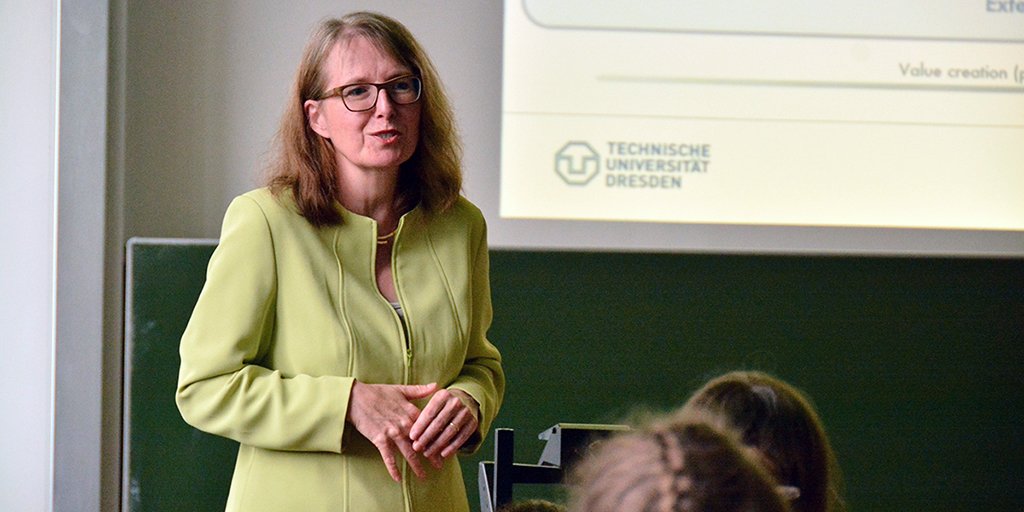 UNU_FLORES's tweet photo. At #NexusSeminar No. 28 held at @tudresden_de, Prof. Edeltraud Günther spoke on why natural resources accounting is good for business. Missed it? Read about it here: https://t.co/BA7baxEgTB #NexusApproach https://t.co/K5rawDdtXa