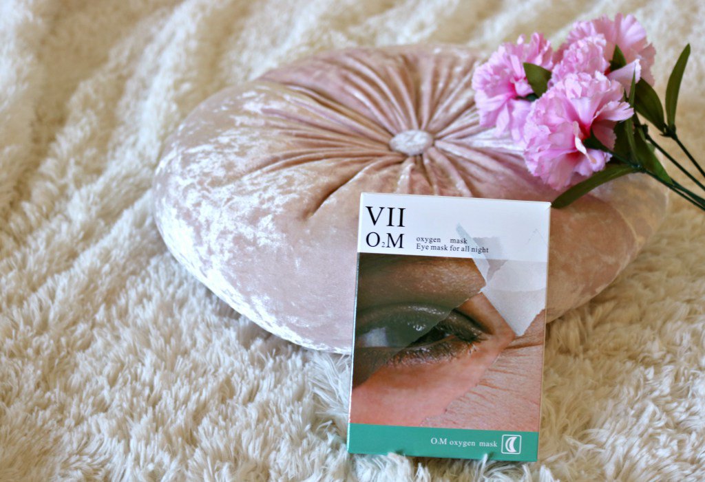 FunInTheCloset's tweet photo. VII Code: “O2M Oxygen Eye Mask For All Night Repair Review” https://t.co/z9mlQyjVfu https://t.co/FLByq94tt6