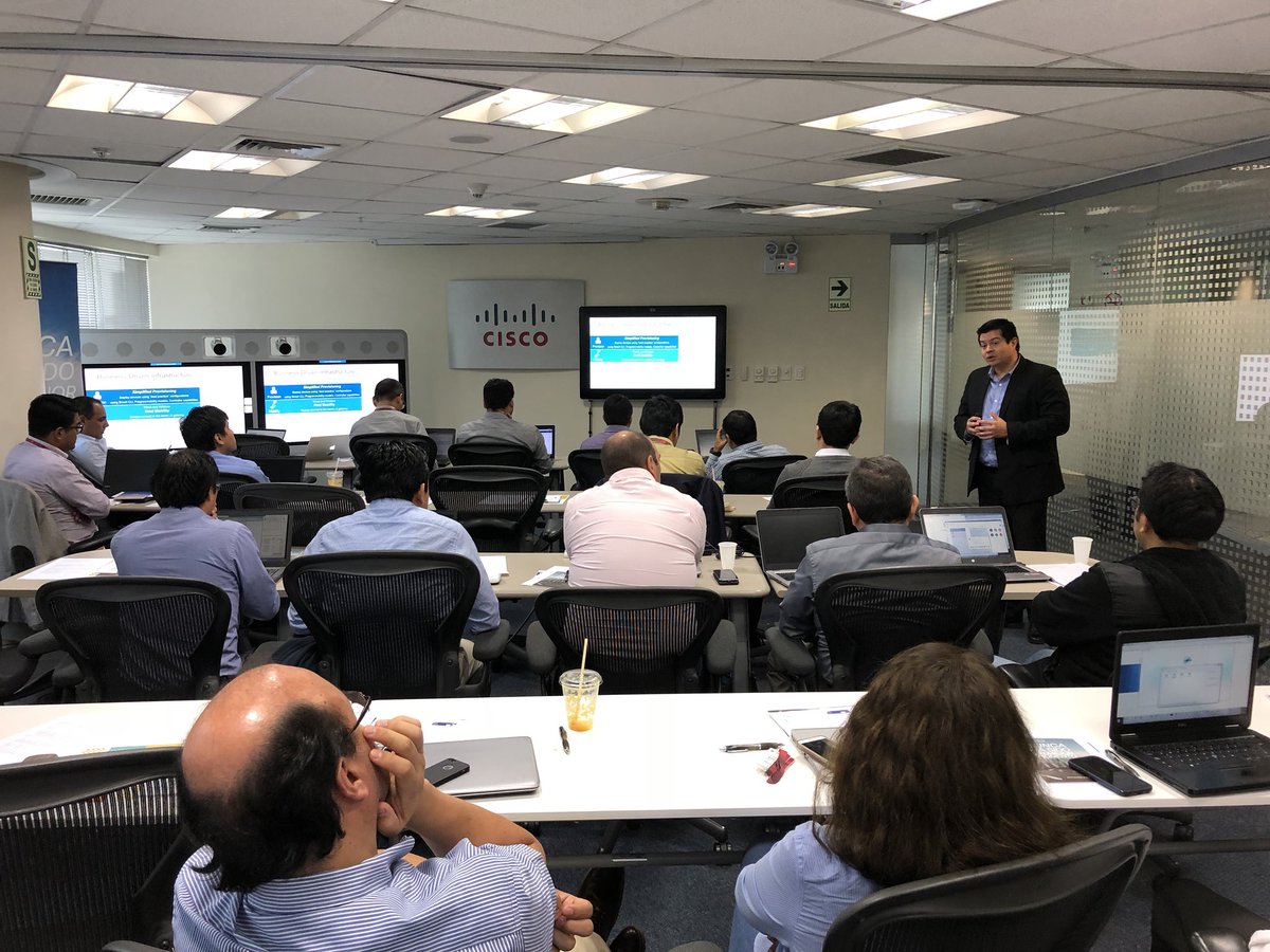 giantorii's tweet image. Cisco Software Define Access Test Drive en Lima! Cómo el software oculta la complejidad de la red y explota de manera sencilla su inteligencia! @rerevill @RobertLandires exponiendo! @ciscocansacsm #NetworkIntuitive