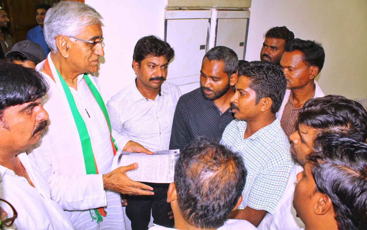 TS_SinghDeo's tweet image. Enriching interactions with Rice Mill Association members and Sarv Aadivaasi Samaj members, judiciously adding their views and inputs to embolden the #JanGhoshnaPatra initiative.
#आपका_विकास_आपके_हाथ