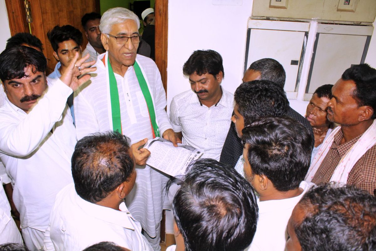 TS_SinghDeo's tweet image. Enriching interactions with Rice Mill Association members and Sarv Aadivaasi Samaj members, judiciously adding their views and inputs to embolden the #JanGhoshnaPatra initiative.
#आपका_विकास_आपके_हाथ