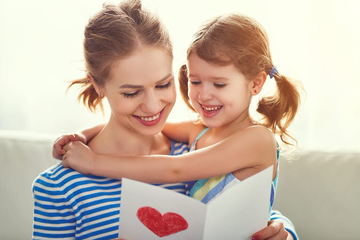easyprets's tweet photo. C'est la #Fête des #Mères dimanche prochain.
Vous n'aviez pas oublié?
Qu'à cela ne tienne : Multi-Prêts vous on préparé un petit #guide d'#idées-cadeaux...
Oui, on est fins d'même! #MultiPrets https://t.co/uEsRmI7t3Z https://t.co/dGu9tcFPeC