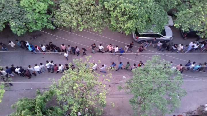 Mostafi76948064's tweet photo. Around 20000 students took part in today's #Human_Chain by #AMU_Students. One of the Largest Human Chain of world students' history in AMU against Sanghi goons' armed attack and brutal police lathi charge on protesting innocent students.
#AMUZindaHai
#WeStandWithAMU https://t.co/Pi2Dwy4Hbn